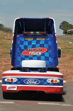 O pace-truck foi especialmente preparado para abrir todas as corridas e conduzir os caminhões quando houver necessidade de intervenções na pista