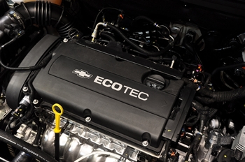 O motor 1.8 Ecotec gera 144 cv quando abastecido com alcool e 140 cv com gasolina