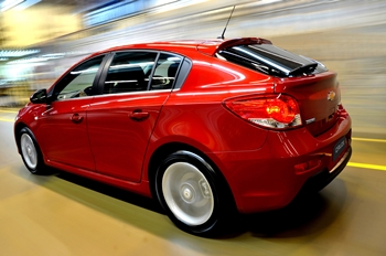 Novo Cruze Sport6 chega ao mercado nacional no início de abril